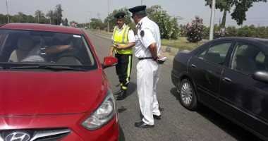 انتشار مكثف لمرور القاهرة لرصد المخالفات وحملات لتحليل المخدرات على الطرق