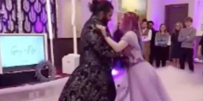 عروس غاضبة بسبب غياب المدعوين