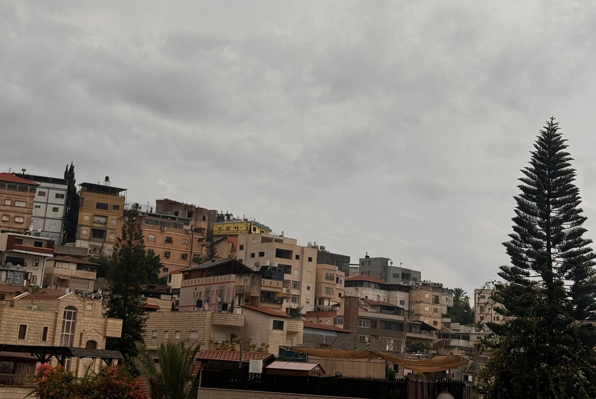 حالة الطّقس: أجواء غائمة جزئيًا باردة ويطرأ انخفاض ملموس على درجات الحرارة