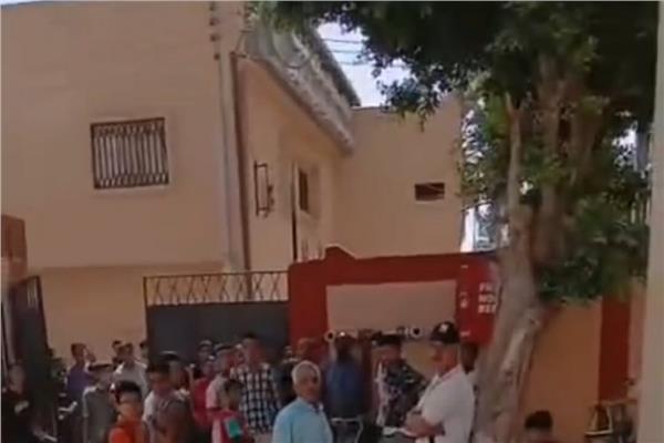 مراقب يحرر محضرًا ضد ولي أمر طالب بالتعدي عليه وتكسير سيارته في قنا