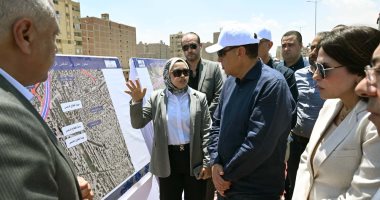 رئيس الوزراء عقب جولته الموسعة لافتتاح وتفقد عدد من المشروعات الخدمية والتنموية بالجيزة: أنشأنا أكثر من 16 مدرسة بمنطقة كانت تفتقر للمدارس.. تراجع عدد الطلاب ليتراوح ما بين 40 إلى 42 طالبا فقط داخل ال