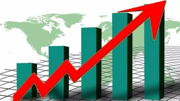 أستاذ تمويل: الاقتصاد العالمي يواجه مرحلة شديدة التعقيد والأزمات