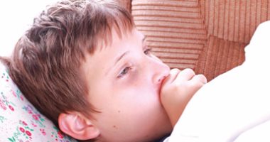 5 مشكلات صحية تسبب ارتفاع حرارة الطفل.. علامات كل حالة ومتى نلجأ للطبيب
