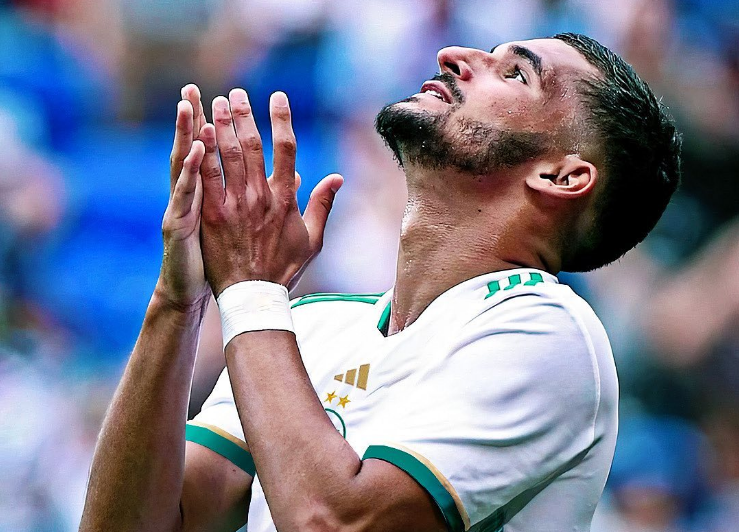 عوار يتألق ويُخلط أوراق بيتكوفيتش في خط الوسط