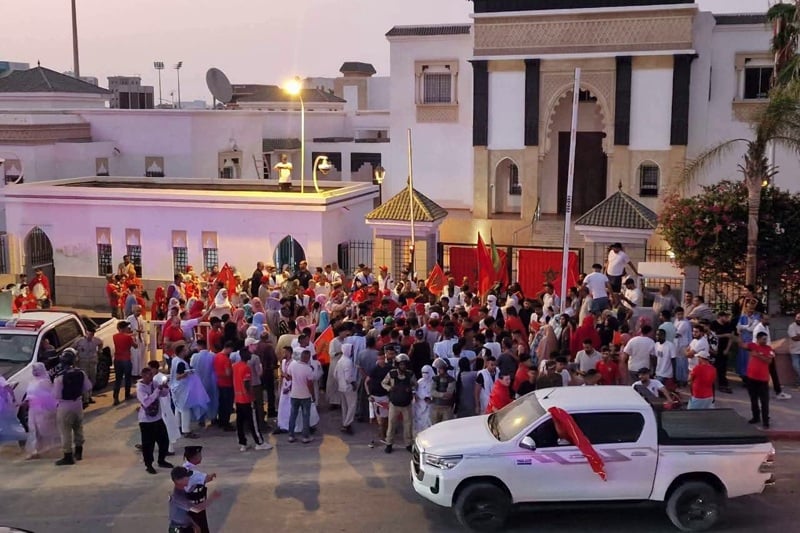موريتانيون يحتفلون بإنجاز "أسود الأطلس"