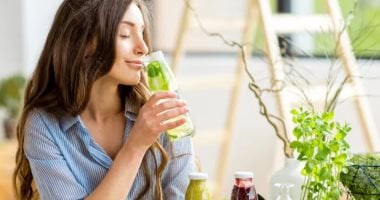 تعزز البكتيريا النافعة.. مشروبات مفيدة لصحة الأمعاء