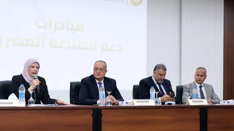 التنمية الصناعية تبحث مع اتحاد الصناعات المبادرات التمويلية