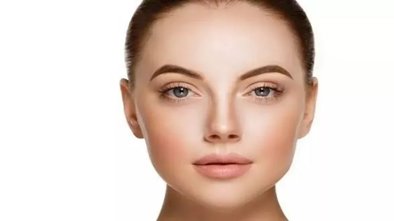 ماذا يحدث للبشرة عند السفر بالطائرة؟