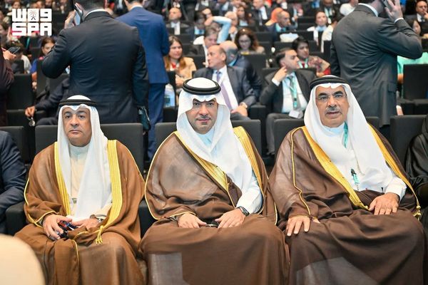نيابةً عن خادم الحرمين وولي العهد.. وزير البلديات والإسكان يرأس وفد المملكة في المنتدى الحضري العالمي