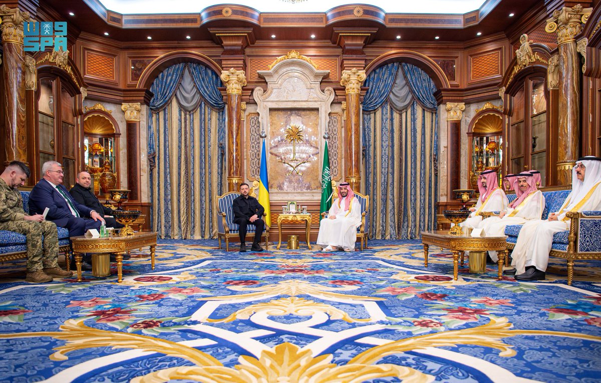 ولي العهد يلتقي رئيس أوكرانيا