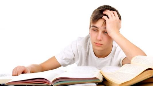 دعاء قبل وبعد المذاكرة.. بـ4 آيات و10 أدعية تكن من المتفوقين ردده الآن