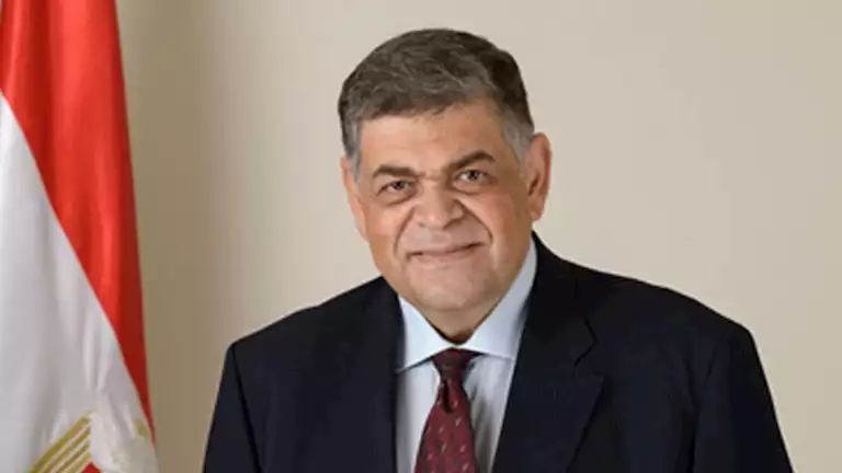 منها الطب والتمريض.. مقترح بخفض أعداد المقبولين في كليات طبية 10% بتنس