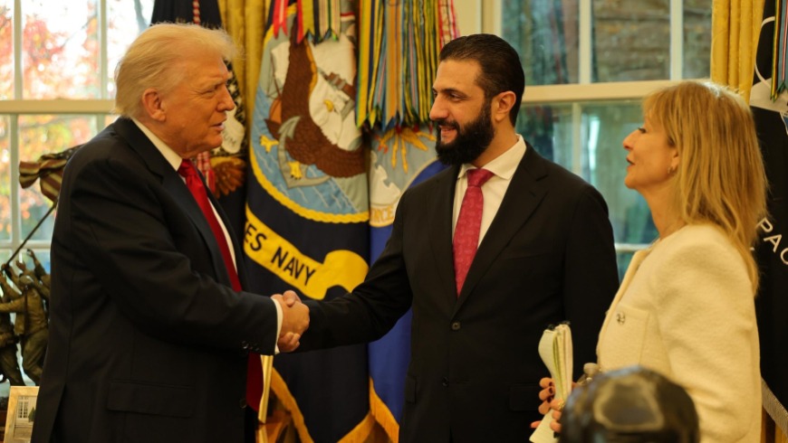 ترمب يهدي الرئيس السوري أحمد الشرع عطراً مرفقاً برسالة من البيت الأبيض