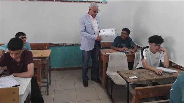 طلاب الشهادة الإعدادية بالإسماعيلية يؤدون اليوم امتحان مادة اللغة العربية