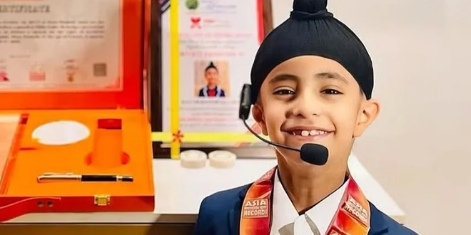 عمره 8 سنوات.. أصغر متحدث رئيسي في قمة الذكاء الاصطناعي يبهر عمالقة التكنولوجيا
