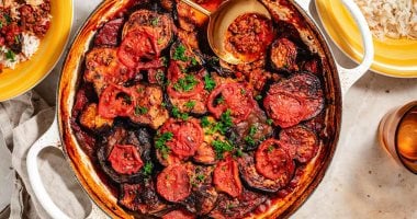 طريقة عمل المسقعة باللحمة المفرومة.. طعم مختلف وخطوات سريعة