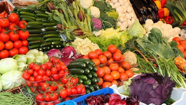 سعر الخضار اليوم الجمعة أول أيام عيد الفطر، انخفاض 4 أصناف وقفزة في الخيار