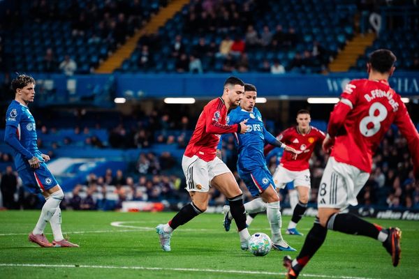 مانشستر يونايتد يفوز على تشيلسي في الدوري الإنجليزي