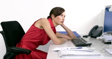 خطر الإصابة بالسرطان يبدأ من كرسيك.. اعرف مخاطر الجلوس لفترات طويلة