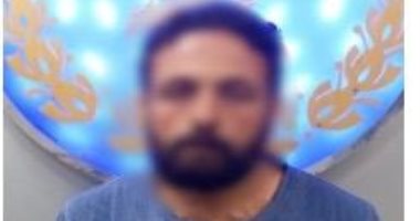 رمانى من السلم.. سيدة تستغيث بـ"فيسبوك" لإنقاذها من زوجها
