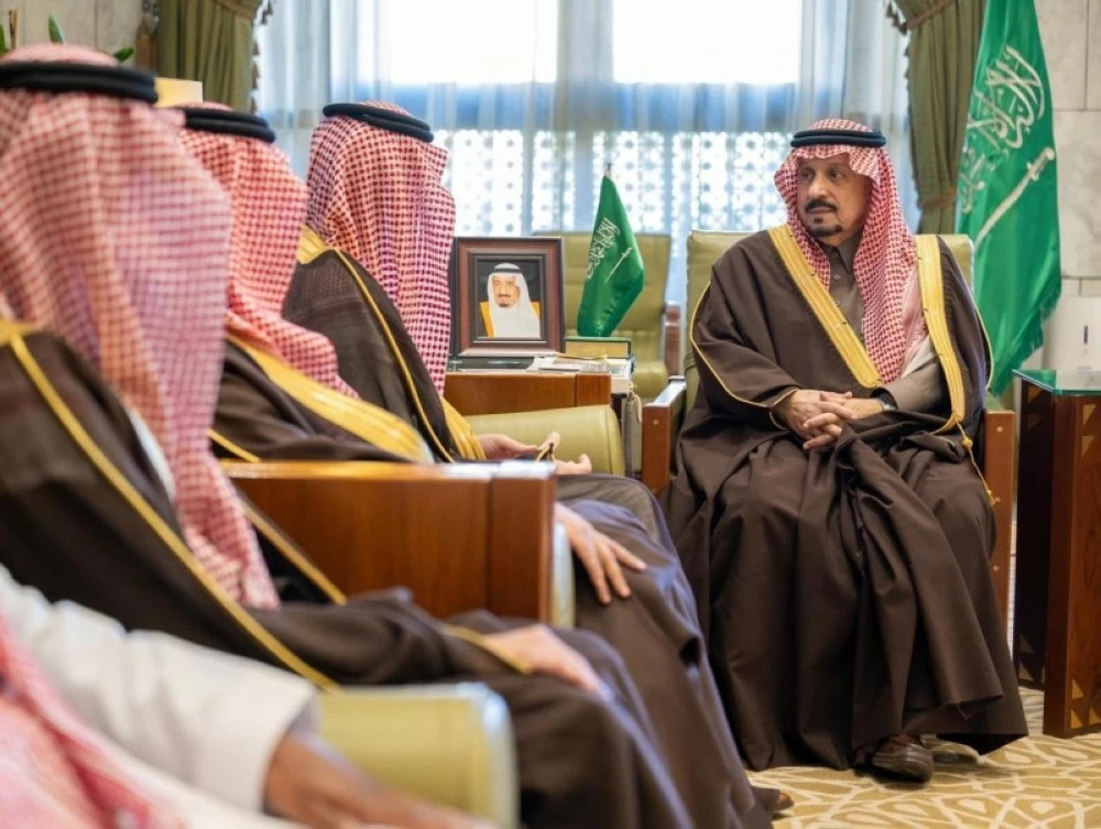 أمير الرياض يستقبل آل مجثل المعيّن حديثاً بالمنطقة