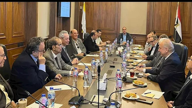 "رجال أعمال إسكندرية" تناقش تعظيم ربحية شركات التجزئة