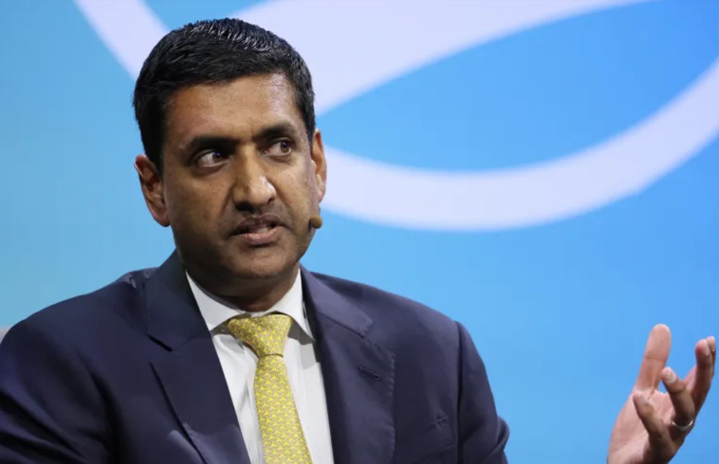 ملفات إبستين تربك واشنطن وتُحرج الديمقراطي رو خانا