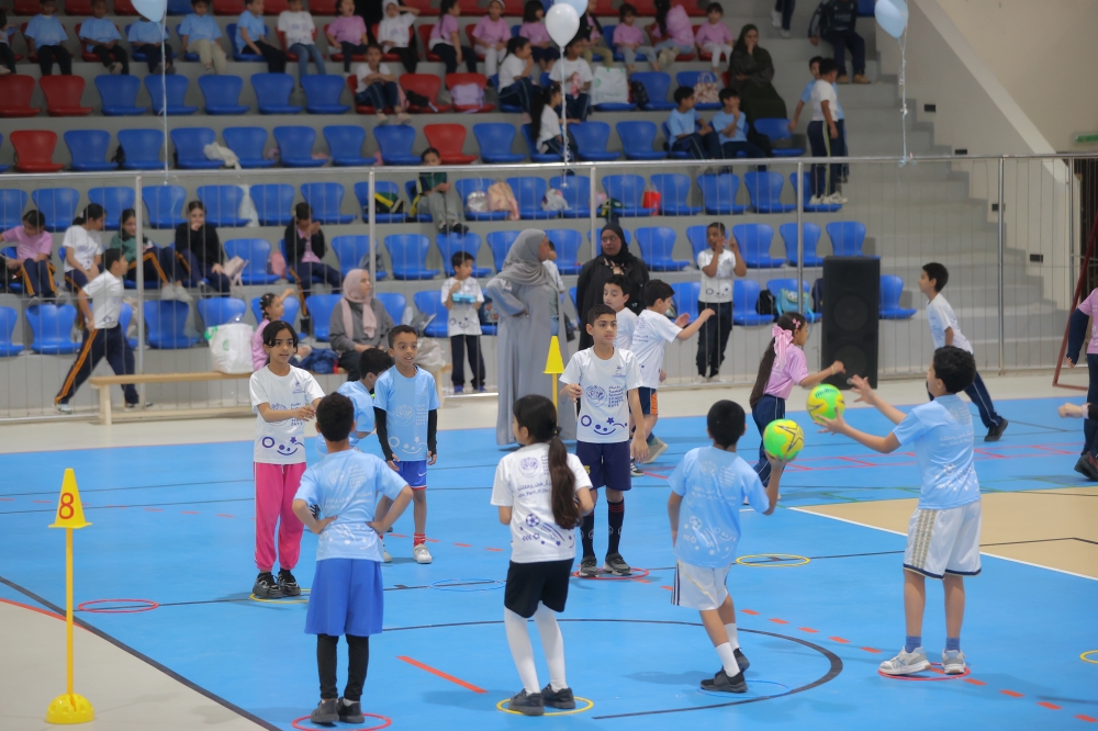 230 مشاركا في مهرجان البراعم للألعاب الجماعية والفردية