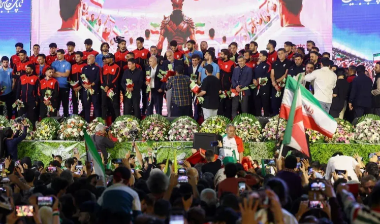 إيران تودع منتخبها المشارك في كأس العالم باحتفال جماهيري في طهران