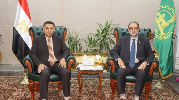 محافظ القليوبية يبحث مع رئيس سلامة الغذاء تعزيز الرقابة على الأسواق ودعم الصناعات الغذائية