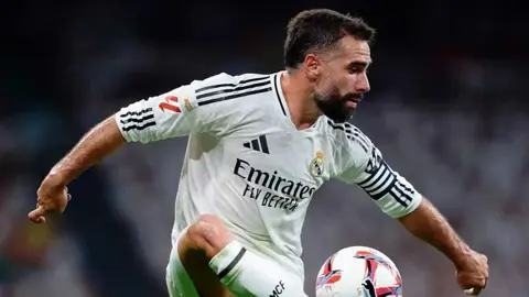 إنتر ميلان يفتح باب التفاوض مع كارفخال بعد رحيله عن ريال مدريد