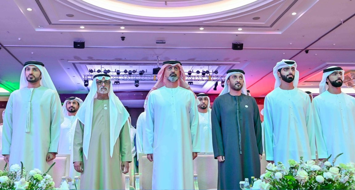 بالصور.. عمار بن حميد يشارك في توقيع وثيقة "عهد ووعد"