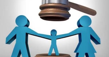 قانون الرؤية فى ميزان حقوق الإنسان.. حقوقيون: لا يتماشى مع التطورات الحديثة بمفاهيم حقوق الطفل.. ويؤكدون ضرورة تغير مفهوم الرؤية إلى الرعاية المشتركة.. وخبير سلوك: تعثر الرؤية يراه الطفل نوعًا من الرف