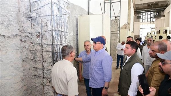 وزير الري يضع خطة عاجلة للقضاء على ورد النيل خلال عام