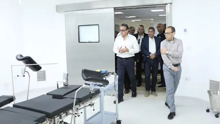وزير الصحة يتفقد المبنى الجديد بمستشفى صدر العباسية