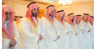 ولى العهد السعودى يؤدى صلاة عيد الفطر بالمسجد الحرام