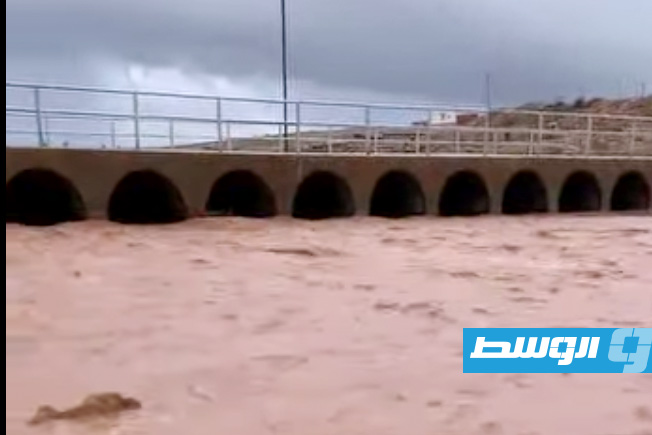 «الموارد المائية» تدعو إلى الحذر والابتعاد عن مجاري الأودية بسبب حالة الطقس