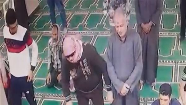 وفاة شخص أثناء أداء صلاة الجنازة على صديقه بالغربية