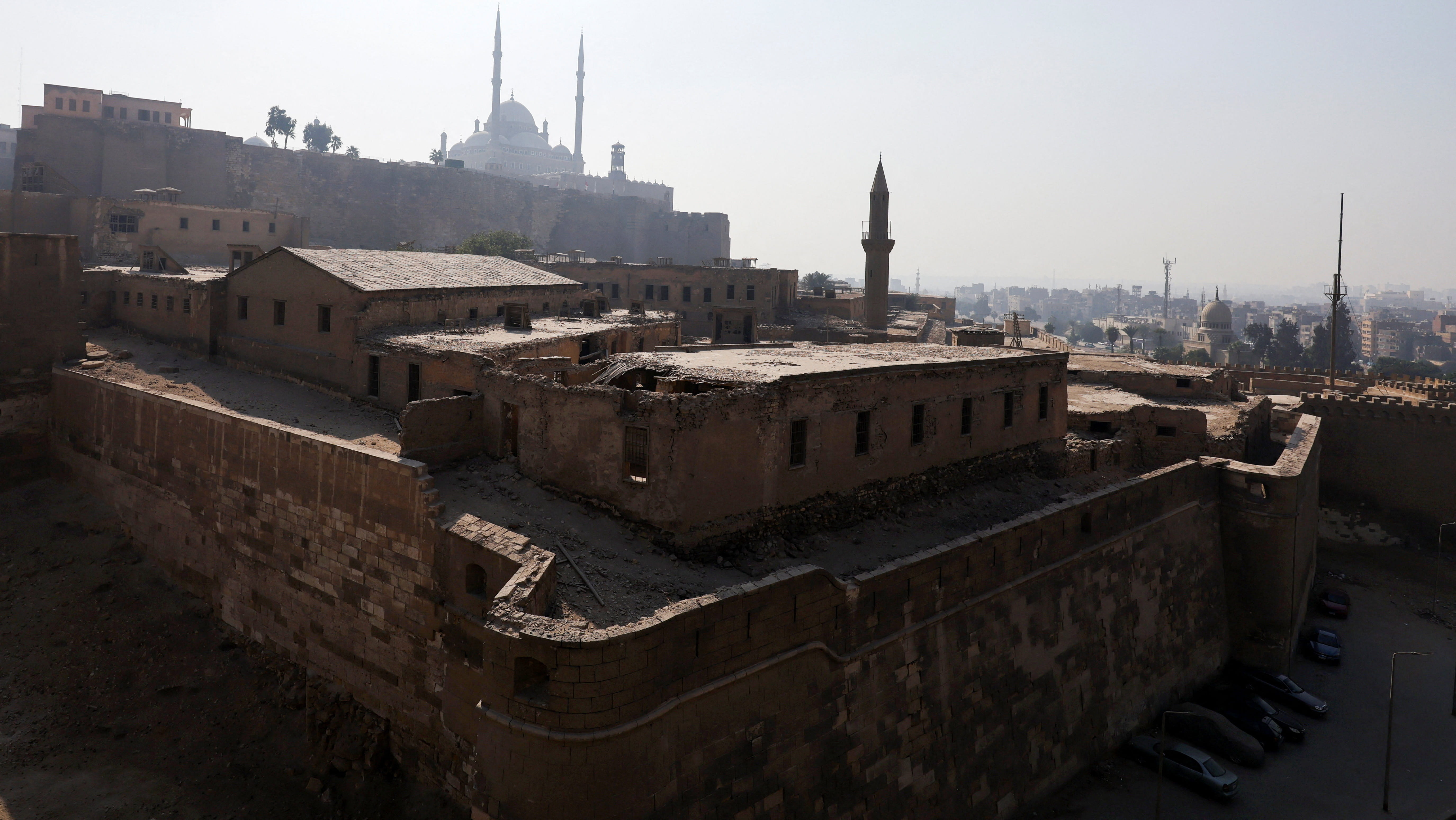 مصر تكشف عن نظام مائي متكامل وبقايا مسجد بمحيط قلعة صلاح الدين