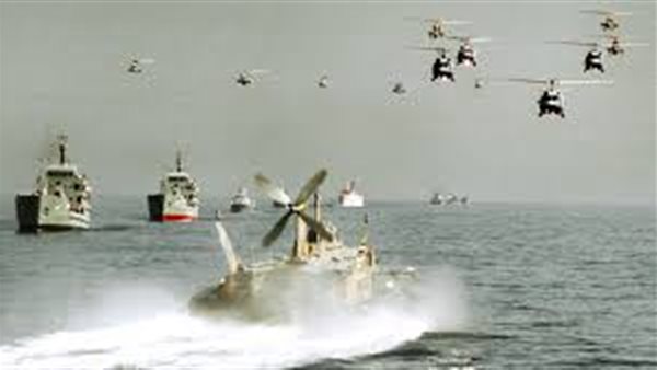 إطلاق أنظمة صواريخ جديدة، الحرس الثوري يجري مناورات مركبة على السواحل الجنوبية الإيرانية