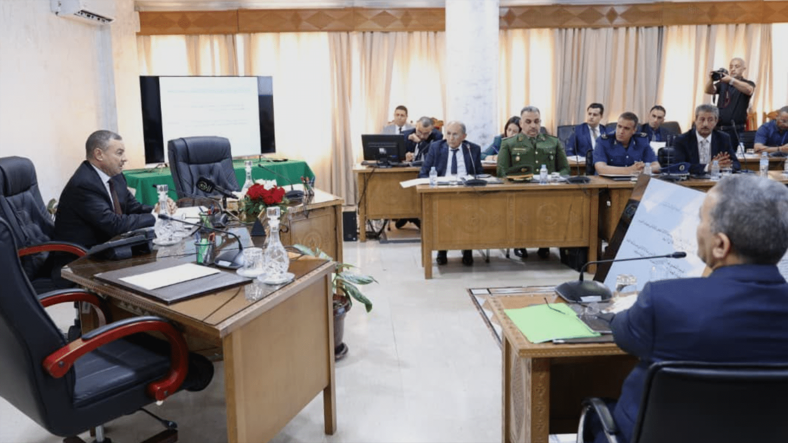 تجمع بين الردع والوقاية.. الجزائر تعتمد استراتيجية جديدة لمواجهة عصابات الأحياء