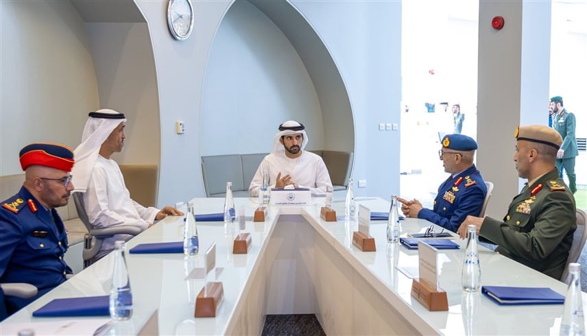 حمدان بن محمد يترأس مجلس الدفاع ويستعرض خطط التطوير والتحديث