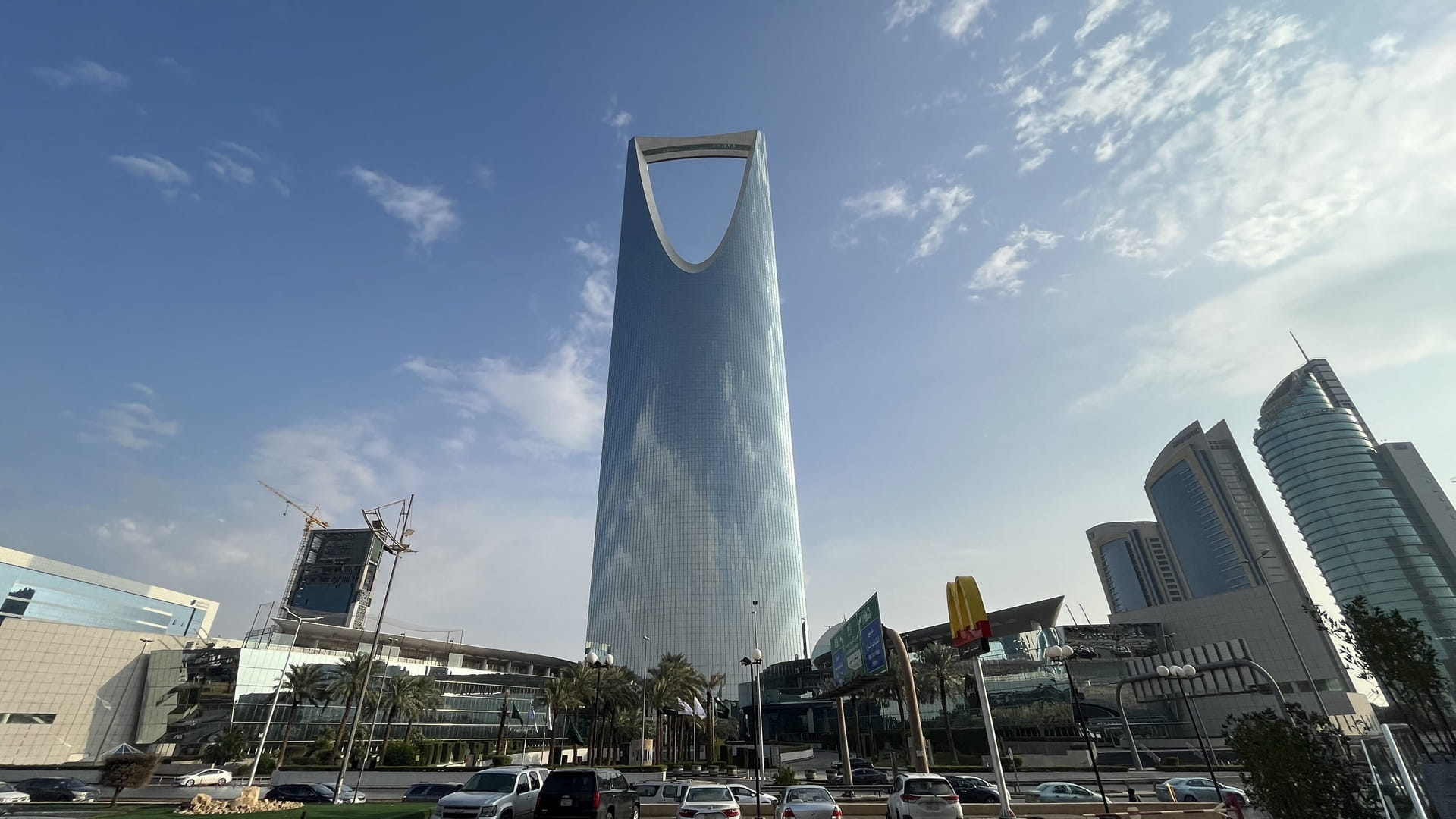 السعودية تدين الاعتداء السافر على محيط محطة براكة للطاقة النووية