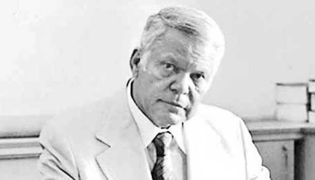 ذكرى يوسف السباعي.. 48 عاما على رحيل «فارس الرومانسية»