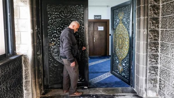 إحراق مسجد أبو بكر الصديق بنابلس.. مرصد الأزهر: نحذر من سياسة غض الطرف