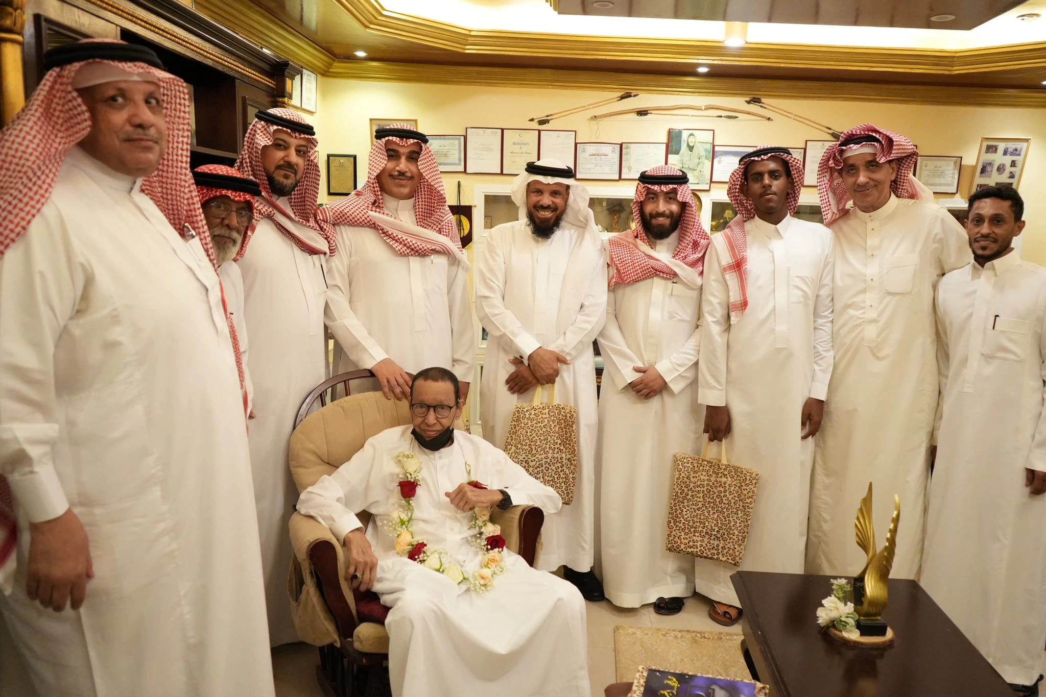 صراع ثلاثي على كرسي الوحدة.. والوزارة ترفض «الديون الذهبية»