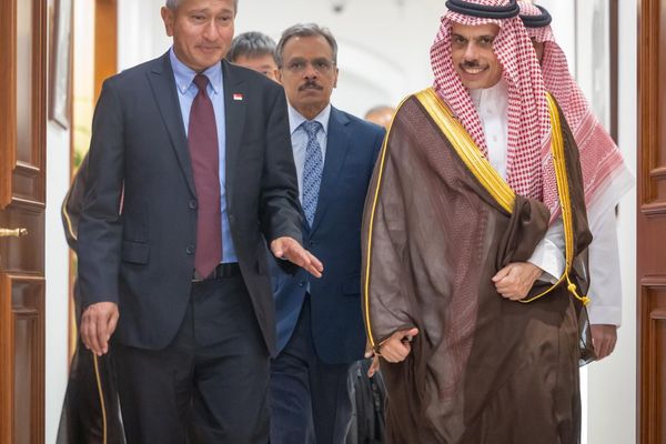 وزير الخارجية يستقبل وزير خارجية جمهورية سنغافورة