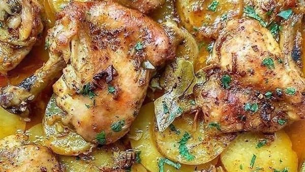 طريقة عمل صينية البطاطس بالفراخ فى الفرن بدون طماطم