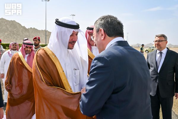 نائب رئيس تركيا يصل إلى المدينة المنورة
