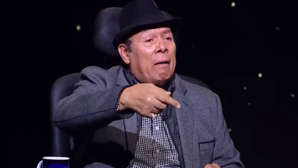 انهيار أحمد ماهر بالبكاء على الهواء بعد انتهاء أزمته مع أسرة جلال توفيق (فيديو)